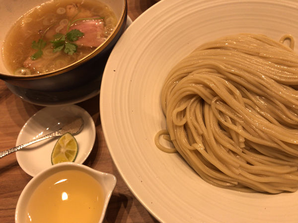 「塩つけ(中盛)＋昆布水」@麺処 ほん田 秋葉原本店の写真