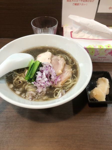 「限定　烏賊煮干し中華」@煮干し中華そば 山形屋の写真