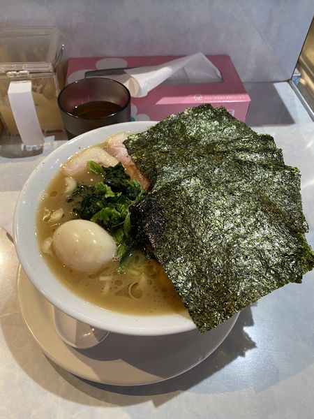 「全部のせラーメン(硬め濃いめ)」@横浜家系ラーメン つばさ家 立川店の写真