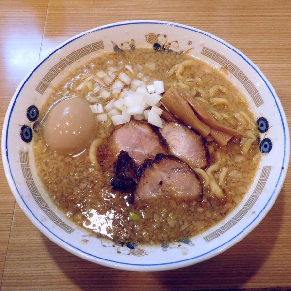 「新潟燕三条系背脂煮干しラーメン（720円）味玉（半熟80円）」@麺処 そら亭の写真