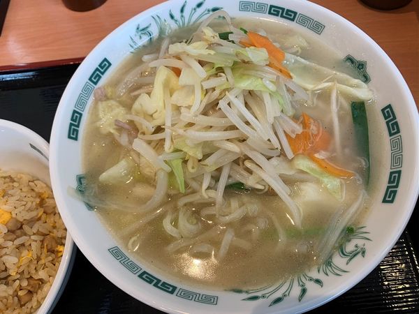 「野菜たっぷりタンメン・半チャーハンセット」@日高屋 西船橋南口店の写真
