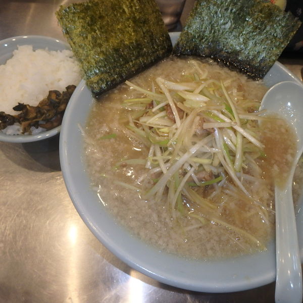 「ネギラーメン690円、半ライス100円」@ラーメンショップ 新守谷店の写真