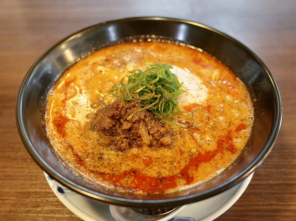 「麻辣担々麺…900円」@らぁ麺 紫陽花の写真