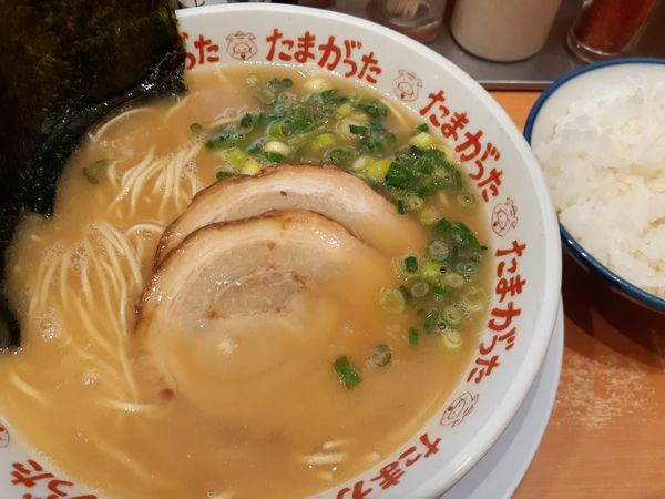 「らぁめん＋替玉」@九州大分らぁめん たまがった 西口店の写真