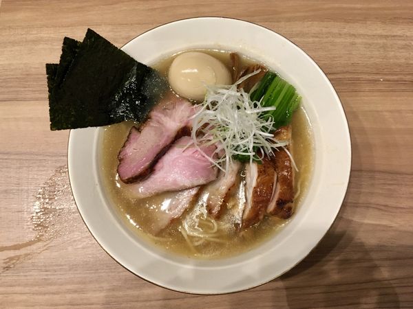 「サッポロラガービール赤星 中瓶 → 特製 塩」@麺処 ほん田 秋葉原本店の写真