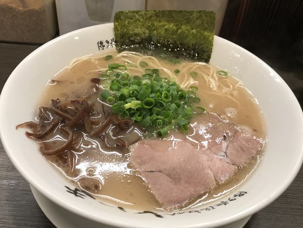 「らーめんバリカタ(650円)＋替え玉ハリガネ(120円)」@博多長浜らーめん いっきの写真