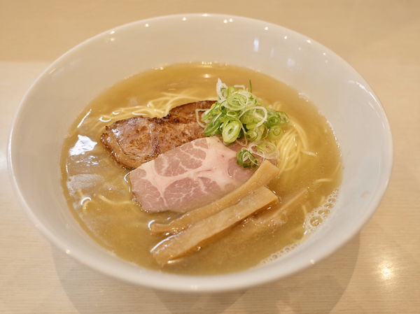 「‪‪煮干しそば 白…800円‬」@麺屋 志縁の写真