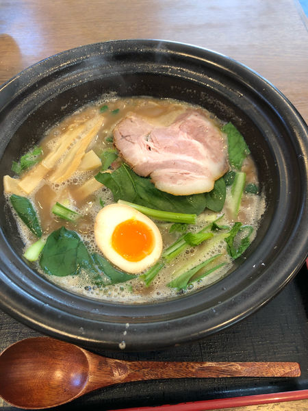 「豚骨醤油ラーメン」@ラーメン猪太の写真