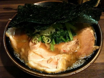 「チャーシューメン＋海苔トッピング」@神田ラーメン わいず 神田本店の写真