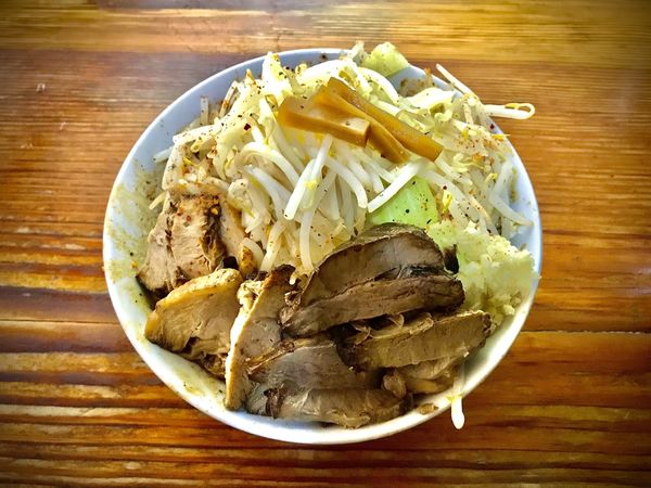 「汁なし中盛り+煮豚4枚」@極太濁流ラーメン ら・けいこ 本店の写真