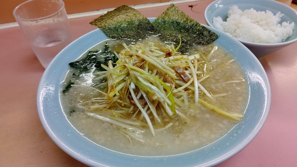 「ネギラーメン&ライス」@ラーメンショップ椿 新奥多摩街道店の写真