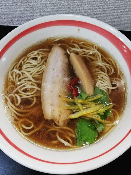 「アゴだし醤油らーめん」@自家製麺SHINの写真