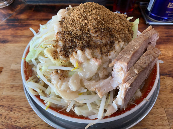 「小ラーメン　魚粉　脂ましまし　野菜　玉ねぎまし　ニンニク少し」@麺でる 多摩センター店の写真