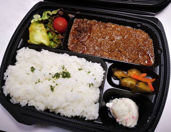 「キーマカレー弁当　600円」@魚菜の写真