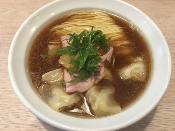 「ワンタン醤油らーめん」@麺笑巧真の写真