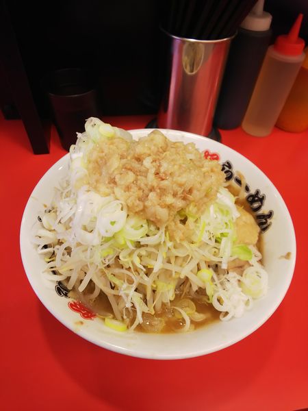 「ラーメン ヤサイ増し、アブラ、ネギ増し増し。」@豚ラーメン 板橋駅前店の写真