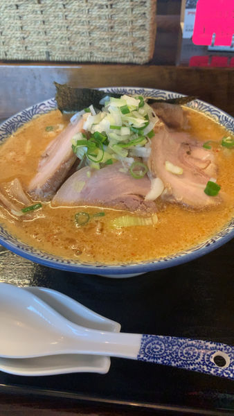 「特濃辛味噌ラーメン(+特製バラチャーシュ)」@實の写真