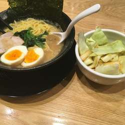 濃厚豚骨味玉ラーメン+キャベチャ別皿