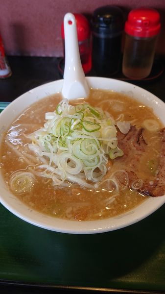 「塩豚骨ラーメン  大盛」@北海とんこつらーめん 純輝 潮来本店の写真