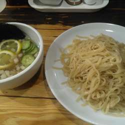 宮崎つけめんあっさり鶏塩¥950（大盛同額）