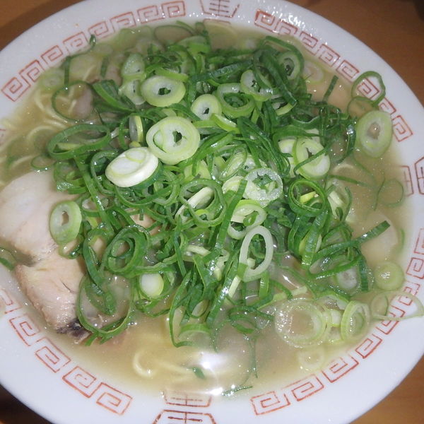 「中華そば(並)650円、餃子200円、ライス小100円」@天天有 本店の写真