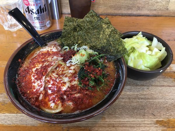 「スーパードライ缶→ 赤いとき卵ラーメン＋キャベツ＋ヘタめし小」@ラーメン 大山家の写真