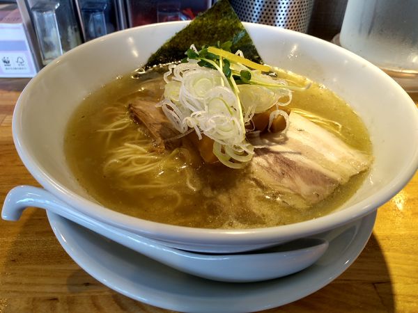 「煮干し中華 (塩) 800円 ミニもつ煮めし 220円」@中華そば専門 めんやいただきの写真