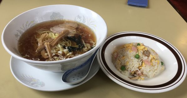 「ラーメン半チャーハンセット(680￥)」@ぐるめ飯店の写真