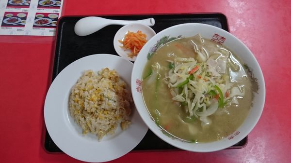 「タンメン・半チャーハン（770円）」@大連の写真