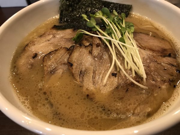 「濃厚中華そば 炙りチャーシュー」@自家製麺 まかないへきるの写真