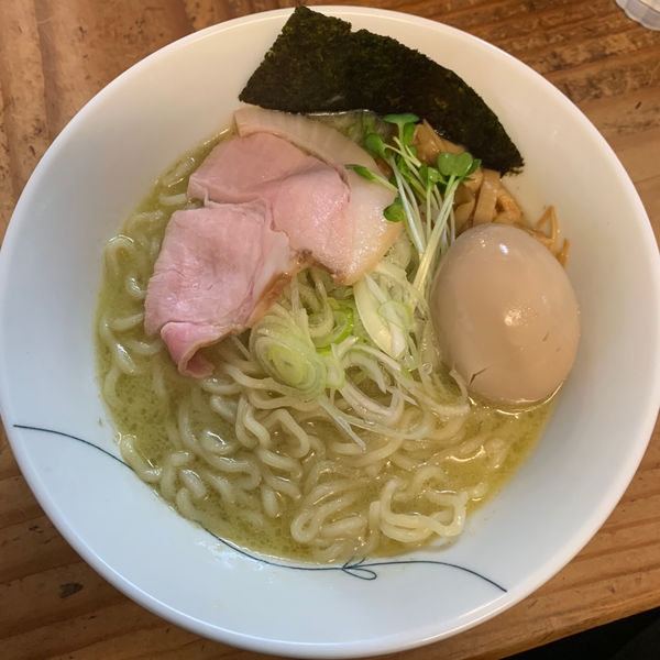 「超牡蠣塩気ラーメン900円＋味玉100円。」@貝だしラーメン 貝ガラ屋の写真