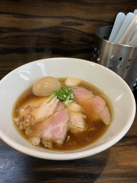 「アジ煮干し中華そば+肉増し+懐かしの固茹で玉子」@中華そば 梟の写真