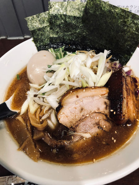 「特製こく醤油らーめん」@らーめんぶたまろの写真