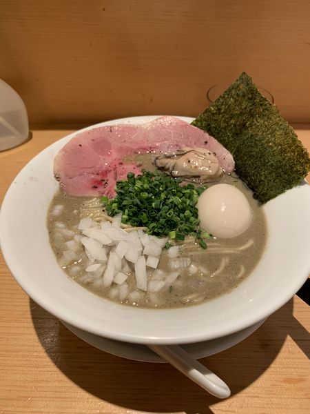 「濃厚牡蠣煮干しそば+半熟煮玉子」@麺屋 まほろ芭の写真