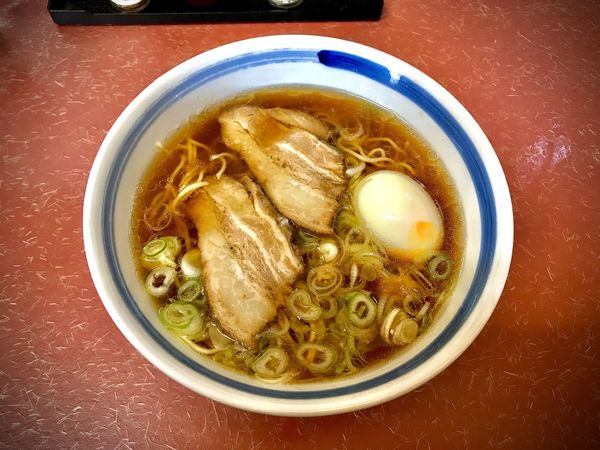 「しょうゆらーめん」@ラーメン吉功の写真