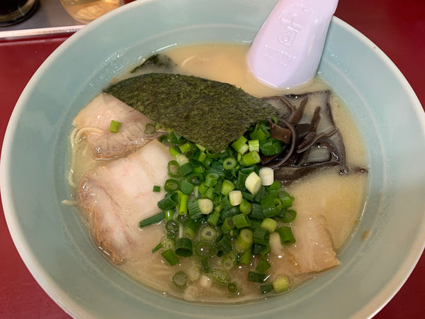 「チャーシュー麺¥900＋替え玉¥100」@博多ばってんラーメンの写真