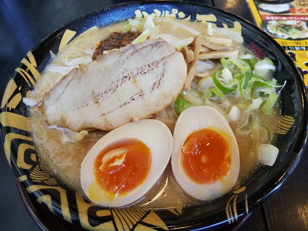「味玉たれ味噌らーめん」@ハルピン味噌らーめん 雷蔵の写真
