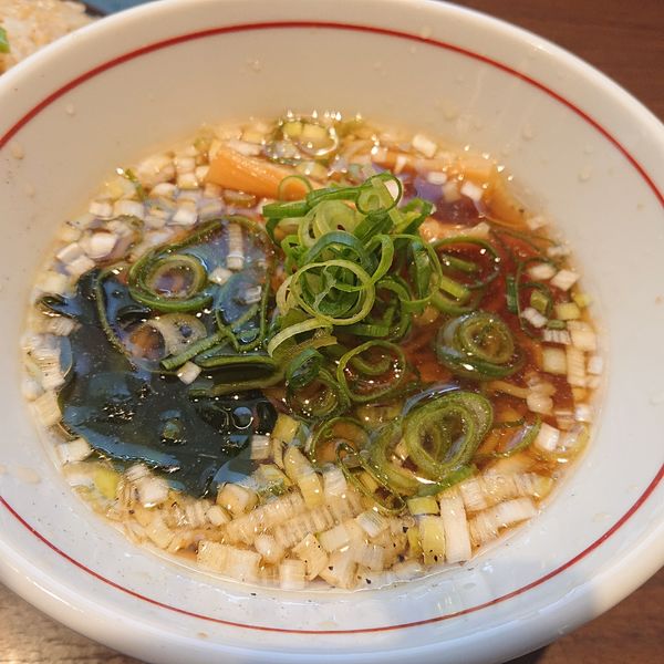 「チャーハン半拉麺セット649円」@松軒 中華食堂 千歳烏山店の写真