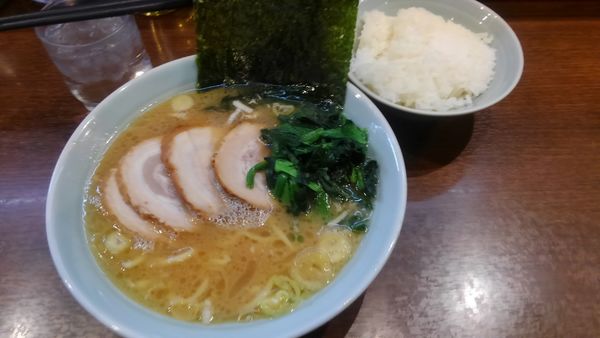 「チャーシュー麺、ライス」@金八家の写真