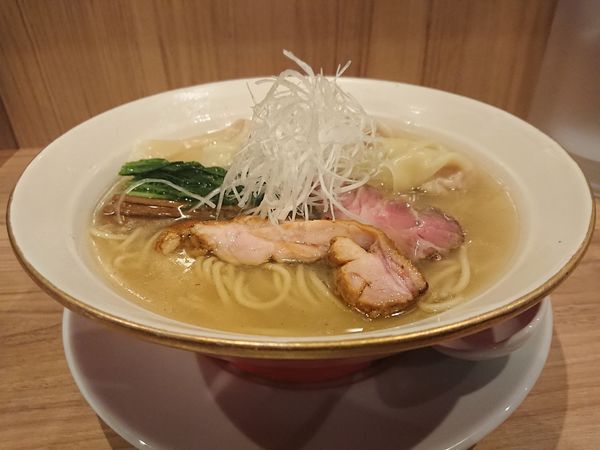 「塩＋ワンタン」@麺処 ほん田 秋葉原本店の写真