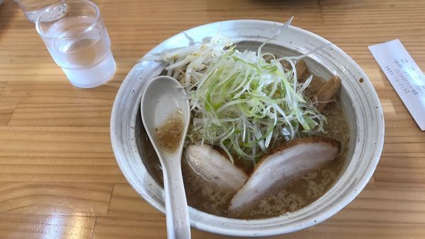 「しょうゆとんこつネギ」@麺処 こまとよの写真