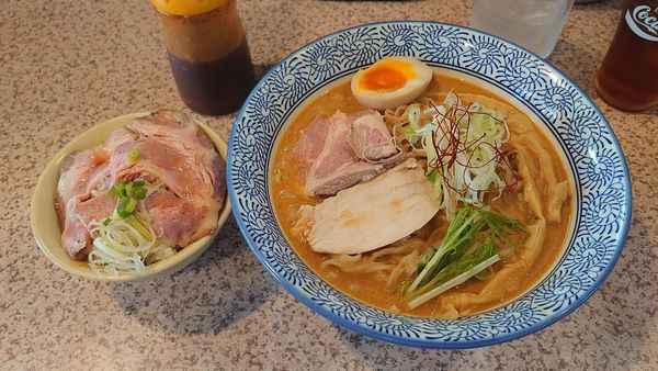 「冷し担々麺 780円 + レアチャーシュー丼 210円」@麺処 かつ善の写真