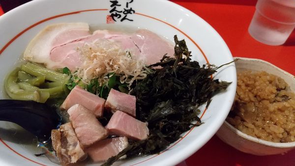 「冷やしラーメン・塩（限定）＋切り落としチャーシュー」@らーめん えんやの写真