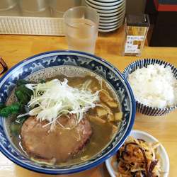 煮干しラーメン塩¥780ランチサービス半ライスと辛モヤシ