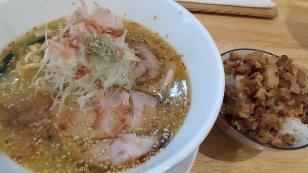 「うめしおらーめん＋ランチライス」@らーめん天神下 大喜の写真