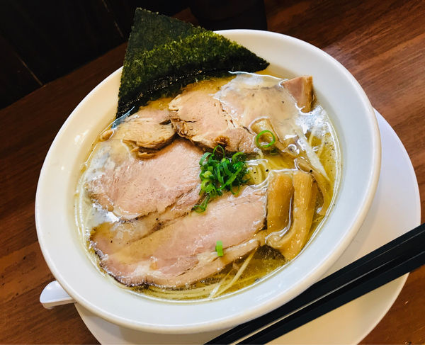 「肉塩中華そば」@中華そば 一休の写真