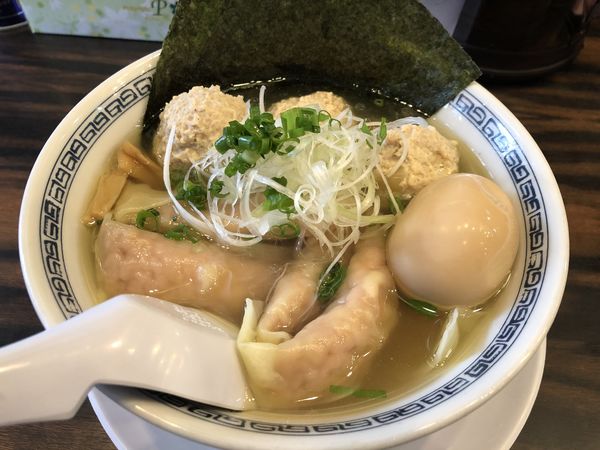 「塩味玉ラーメン+ワンタン」@稲荷屋の写真