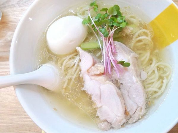 「塩生姜らーめん味玉入り」@塩生姜らー麺専門店 MANNISH 亀戸店の写真