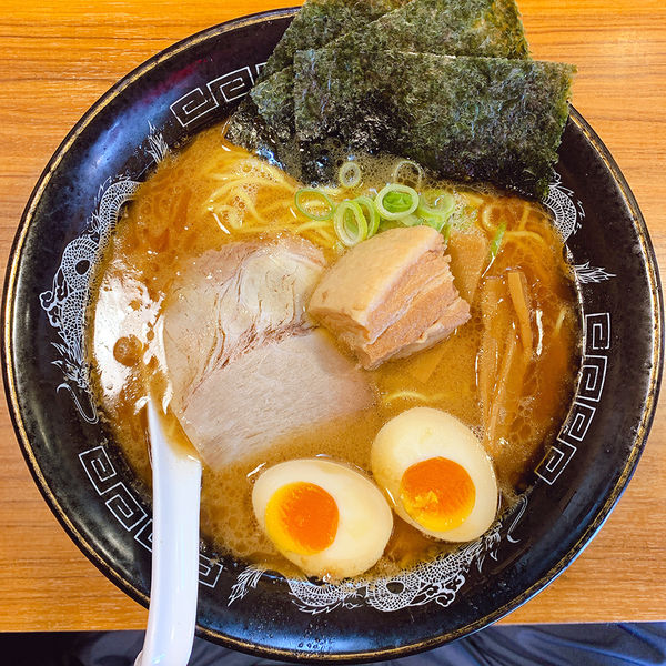 「黒丸（太麺）」@らーめん金伝丸 渋谷道玄坂店の写真