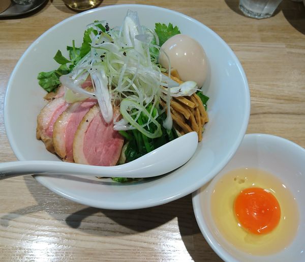 「鴨と鶏の油ソバ＋味玉」@中華ソバ ビリケンの写真